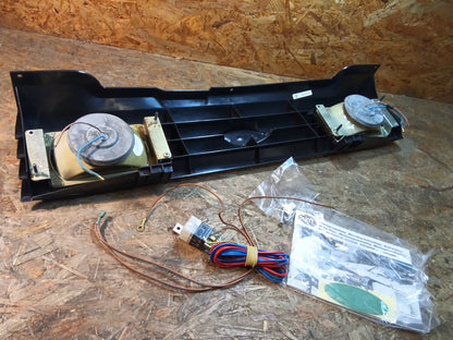 Ford Taunus BJ 02.76-.., Ford Cortina BJ 02.76-.. Grill-Fernscheinwerfer original Ford NEU