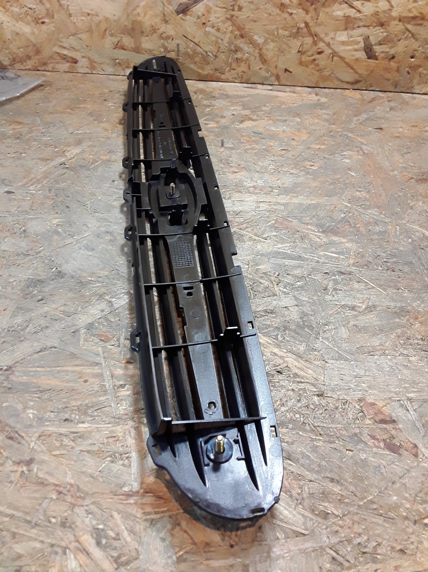 Ford Escort/ Orion Kühlergrill Zwischenstück original Ford NEU