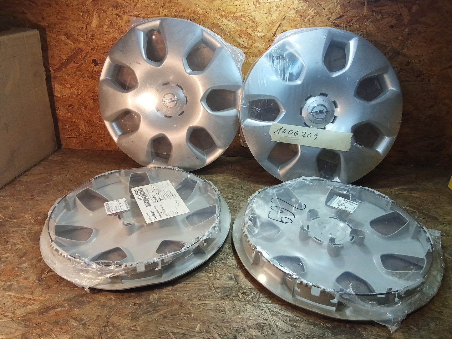 Astra J 16" Radkappensatz original GM NEU