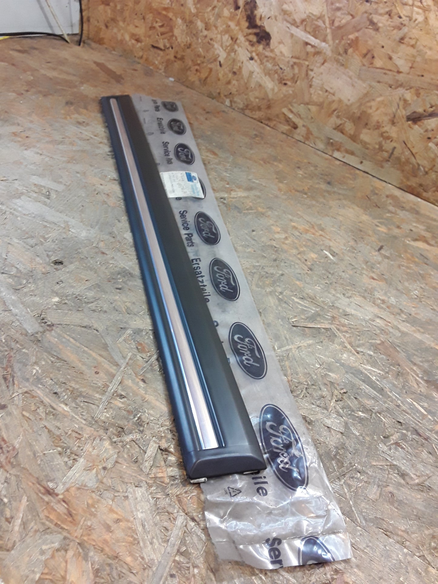 Ford Fiesta Zierleiste rechts mittelgrau/ silber original Ford NEU