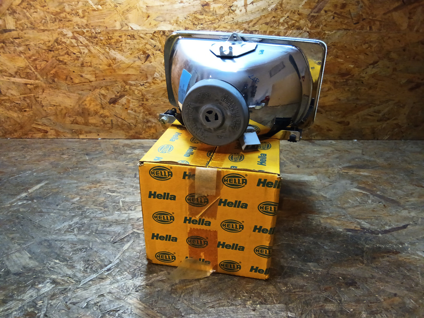 Ford Fiesta BJ 09.89-.. Hauptscheinwerfer rechts original Hella NEU NOS