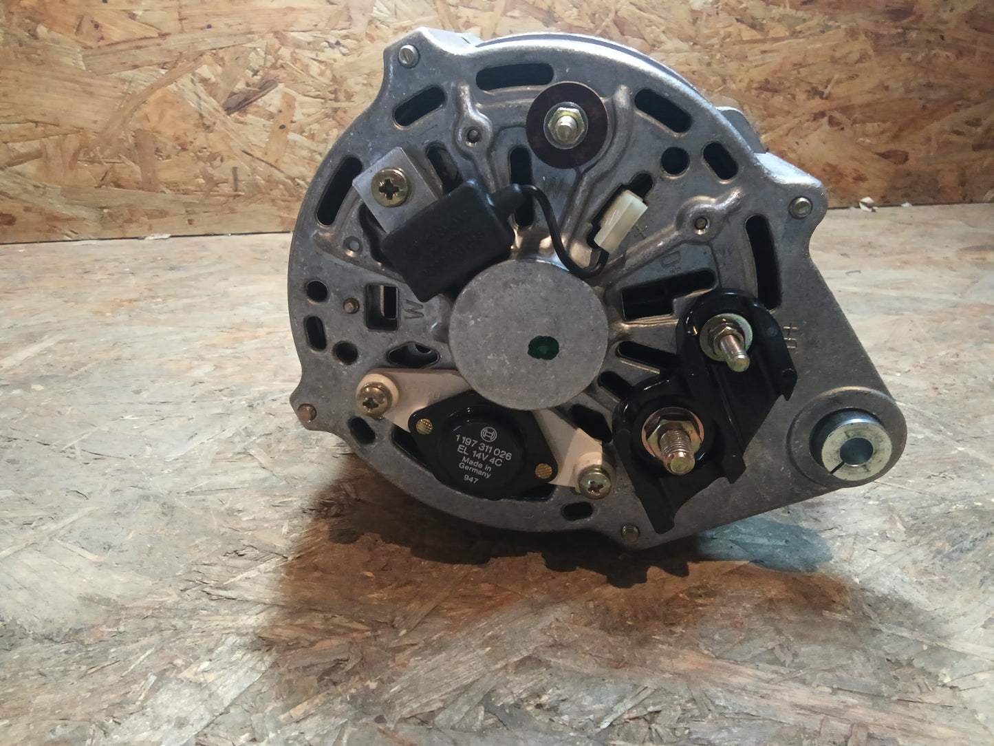 Ford Sierra/ Escort/ Granada/ Scorpio Lichtmaschine 12V 70A original Ford NEU