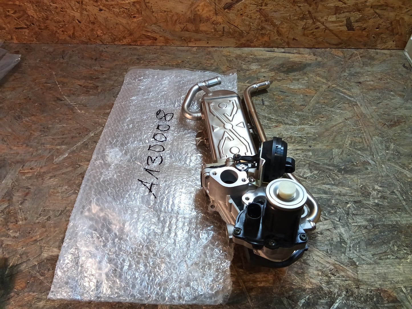 VW Polo 1.6 TDi Seat Ibiza 4 lV 1.6 TDi BJ 09 Abgasrückführungsmodul /  AGR-Modul original VW NEU