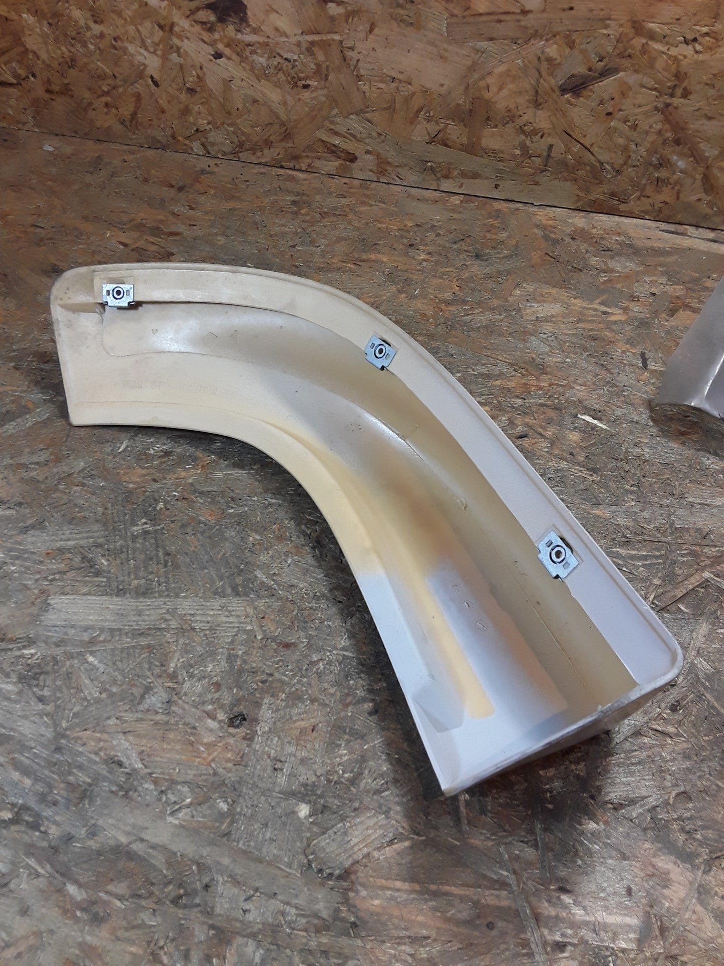 Ford Escort RS 150PS Bj 90-95 Stoßstangenverlängerung hinten unten rechts original Ford NEU