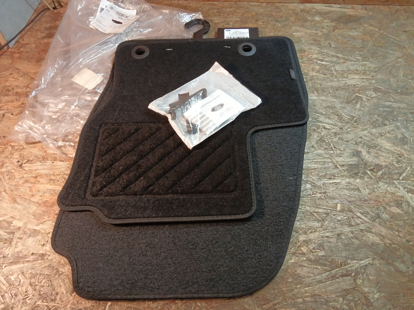 Ford C-Max BJ 10-15 Fußmattenset original Ford NEU