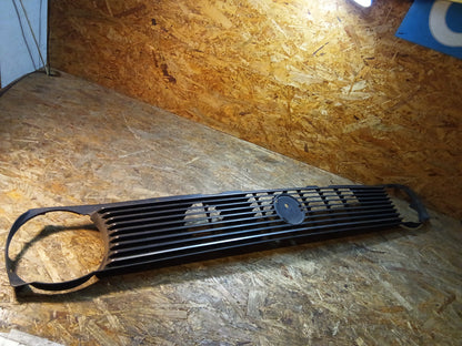 VW Polo Frontgrill ohne Emblem original VW GEBRAUCHT