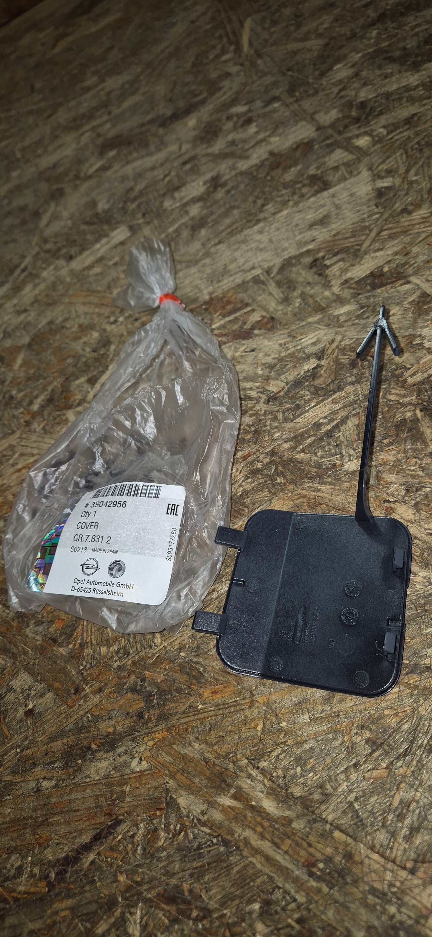Klappe Abschlepphaken, Corsa, Original GM Neu