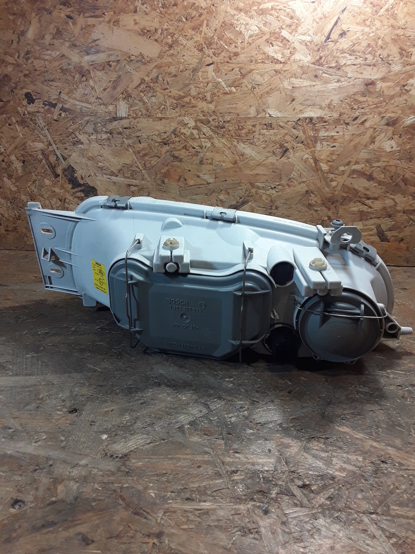 Ford Fiesta Bj 96-99 Scheinwerfer rechts original Ford NEU