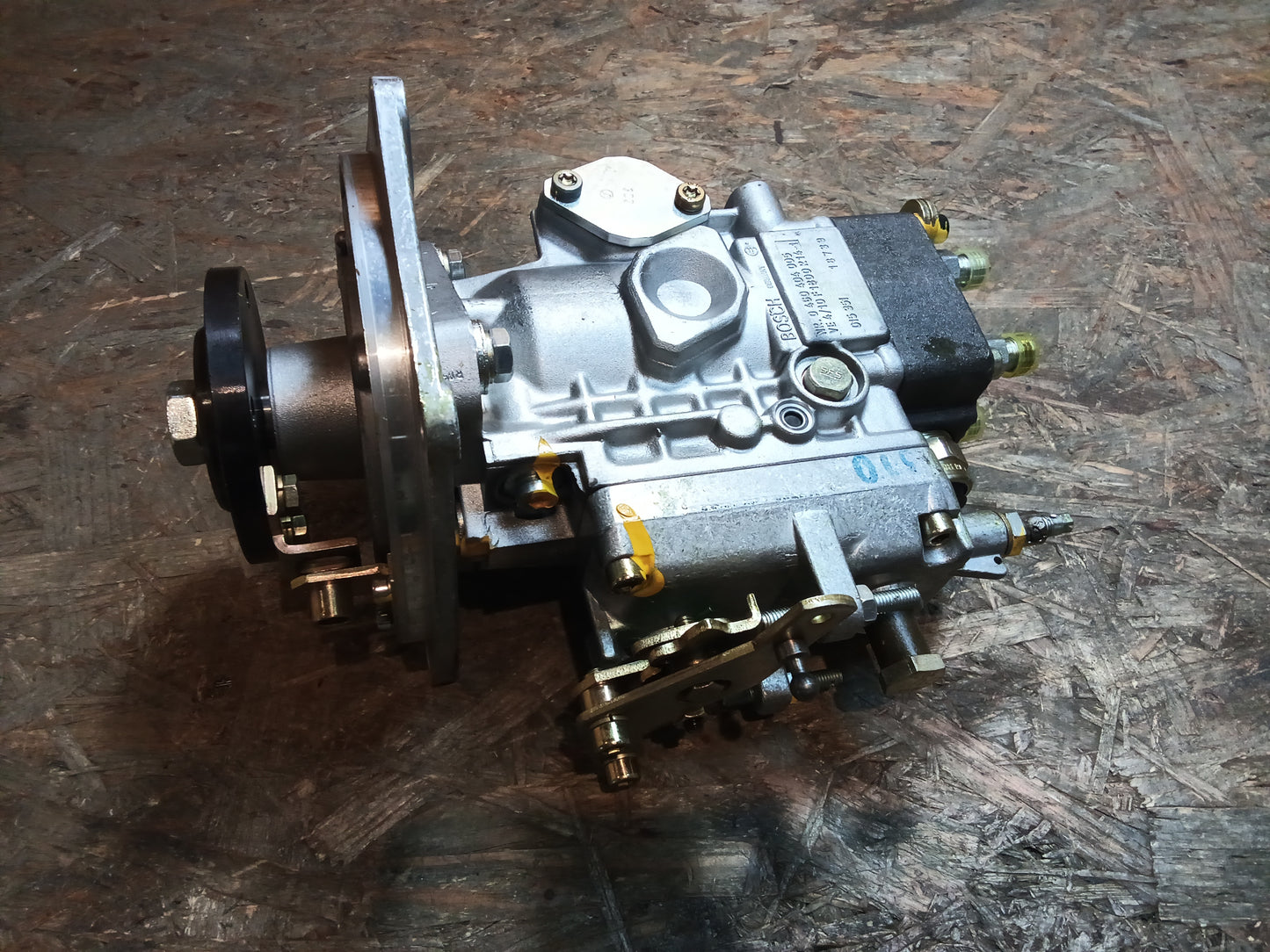 Ford Transit 2.4l Einspritzpumpe original Bosch NEU