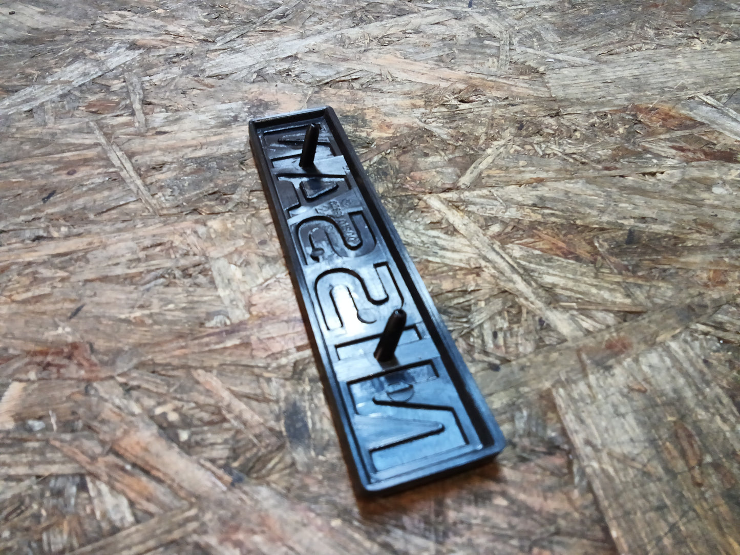 Nissan Emblem original Nissan NEU