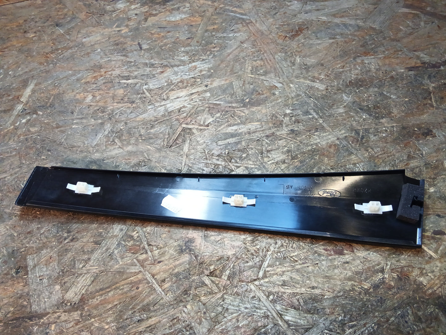 Ford Fiesta 02-08 Zierleiste Tür vorne links original Ford NEU