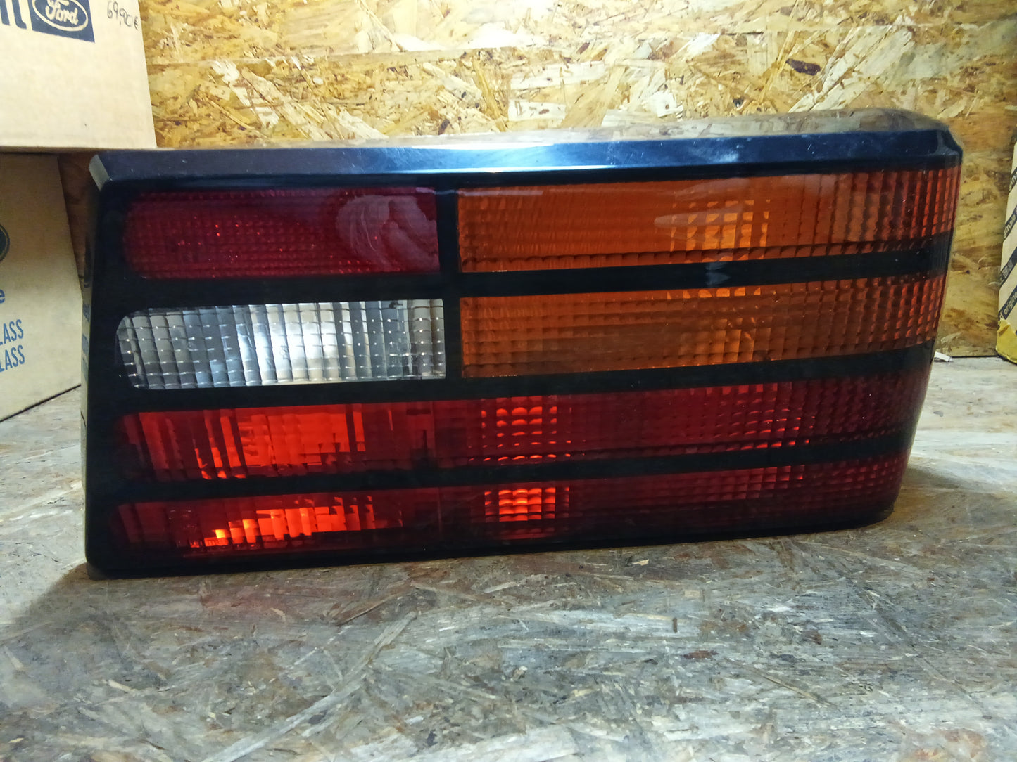 Ford Escort MK4/ Orion Rückleuchte rechts original Ford NEU