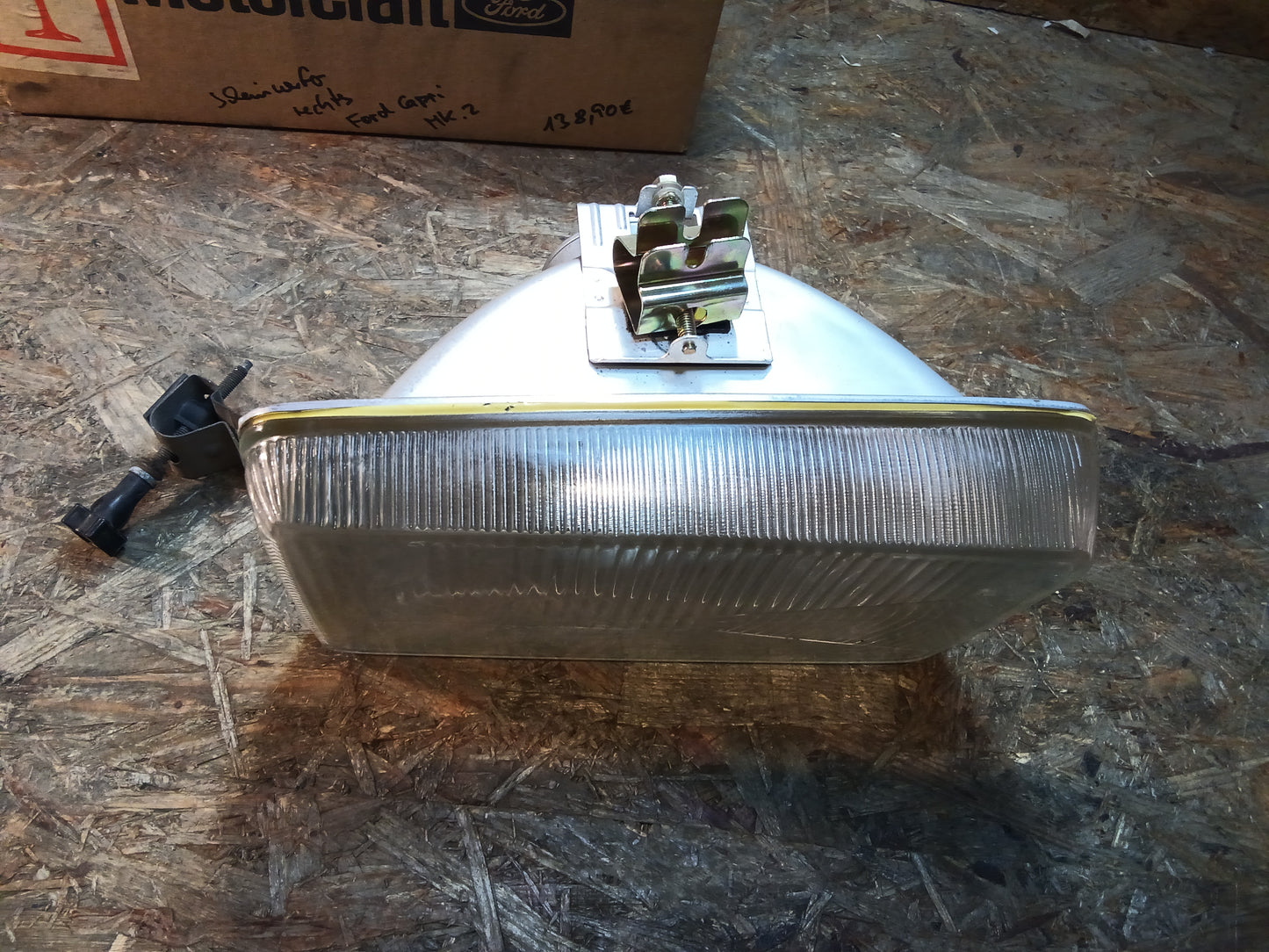 Ford Capri MK2 Scheinwerfer rechts original Ford NEU