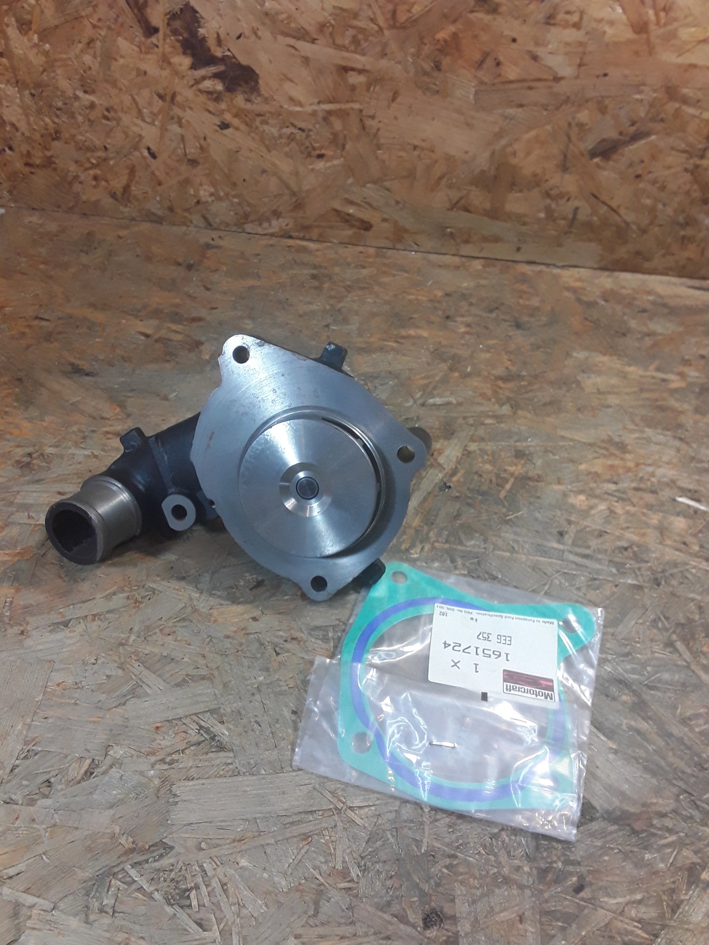 Ford Fiesta MK4 Bj 96-03 1.3l/1.4l/1.6l/1.8l Diesel Wasserpumpe original Ford NEU