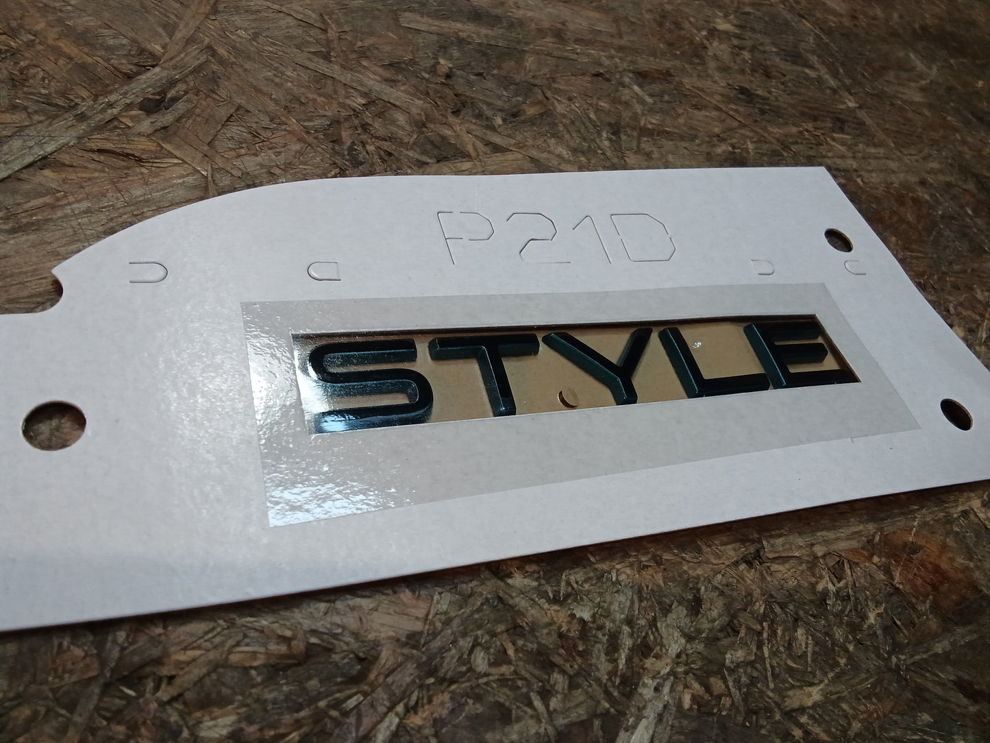 Peugeot 208 (P21) MK2 Emblem Seitenleiste H.R original PSA NEU