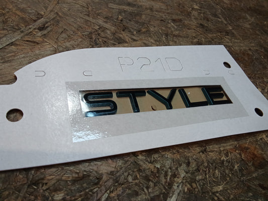 Peugeot 208 (P21) MK2 Emblem Seitenleiste H.R original PSA NEU