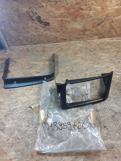 Mitsubishi Eclipse D22, Bj 92-94 Bendenset Scheinwerfer rechts original Mitsubishi NEU