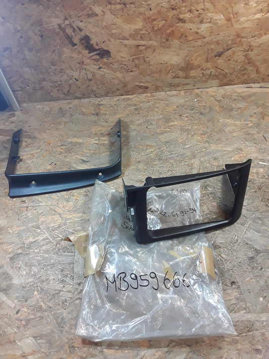 Mitsubishi Eclipse D22, Bj 92-94 Bendenset Scheinwerfer rechts original Mitsubishi NEU