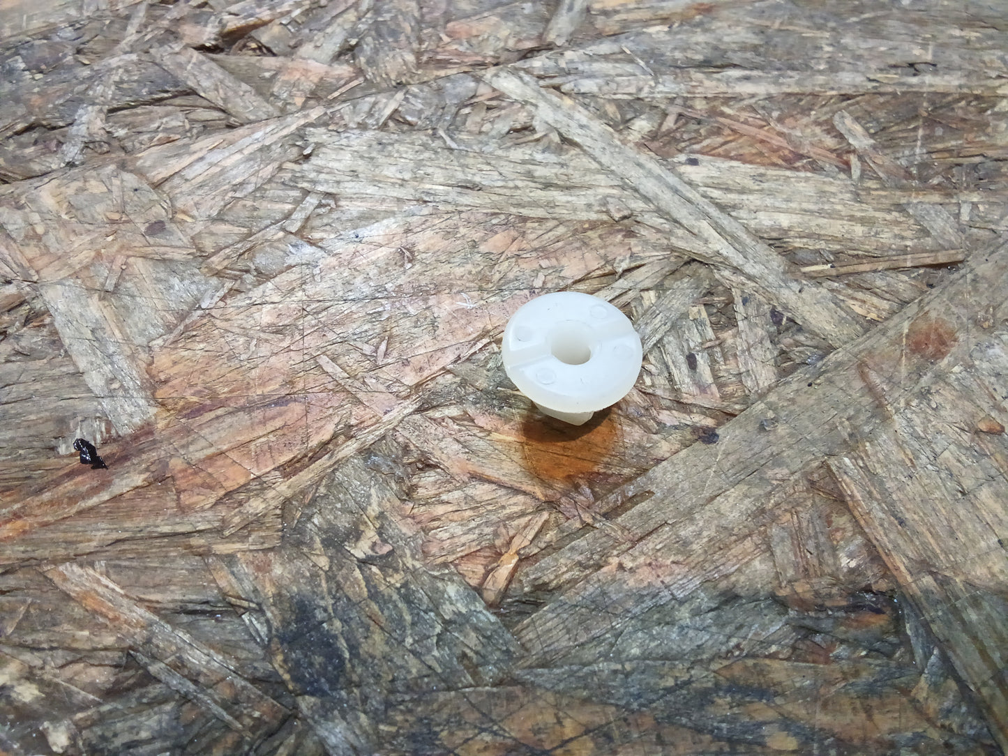 Agila B Montagehalterung Stoßstange original GM NEU