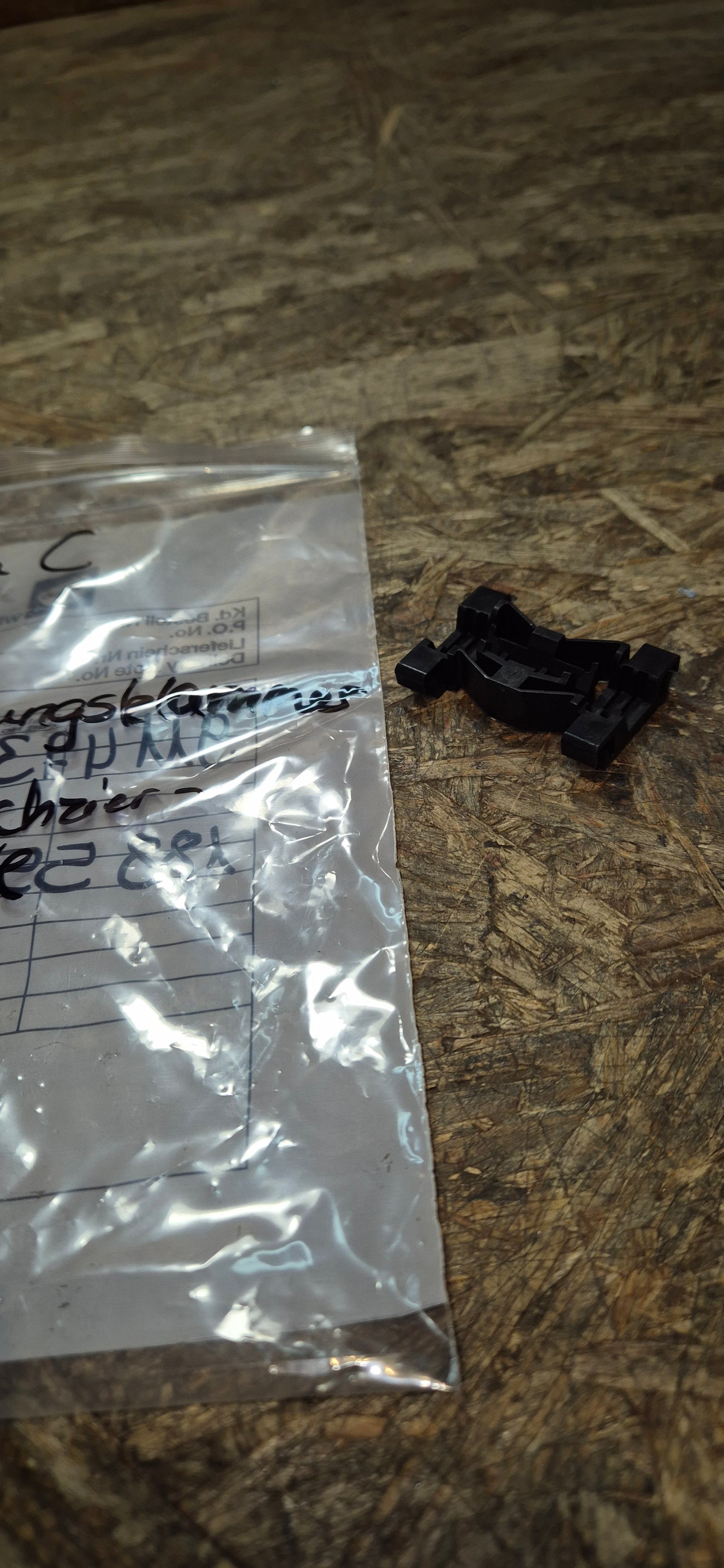 Befestigungsklammer Dachzierleiste, Corsa, Original GM Neu