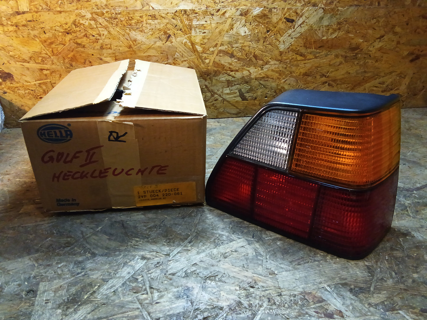 Golf 2 Rückleuchte rechts original Hella NEU