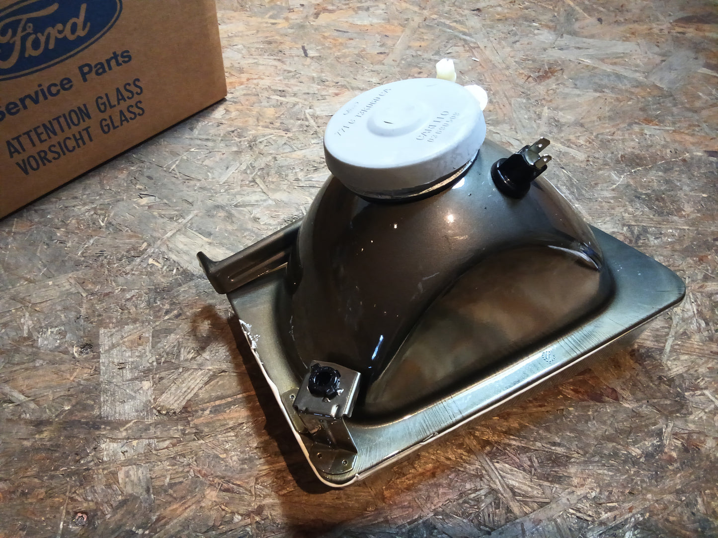 Ford Escort MK3 Scheinwerfern links original Ford NEU