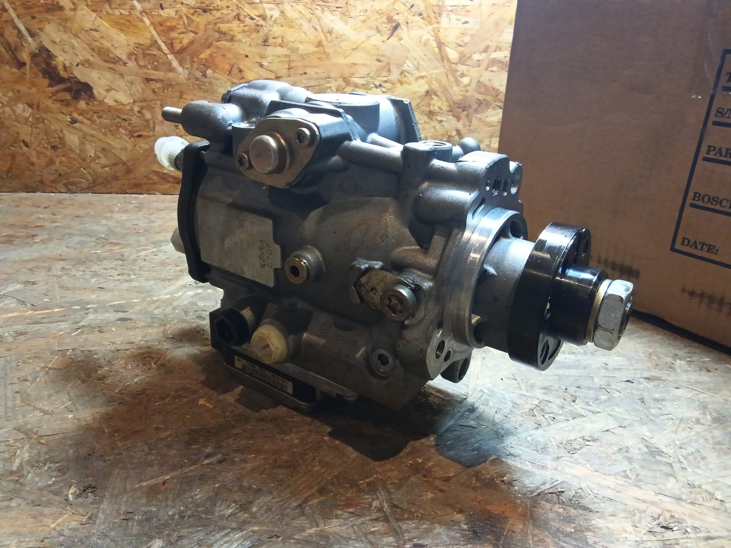 Ford Mondeo MK3 TDDi 2.0l Einspritzpumpe original Ford NEU