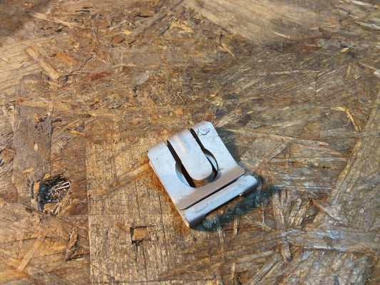 Astra Combo Corsa Omega Tigra Vectra Klemmstück Auspuffhalter original GM NEU