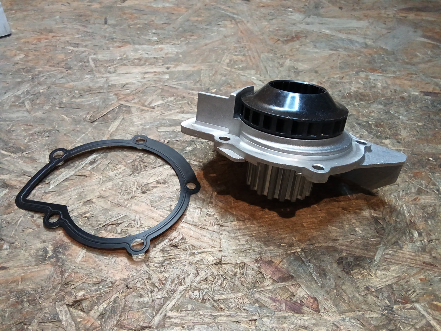 Ford Kuga Wasserpumpe original Motorcraft NEU