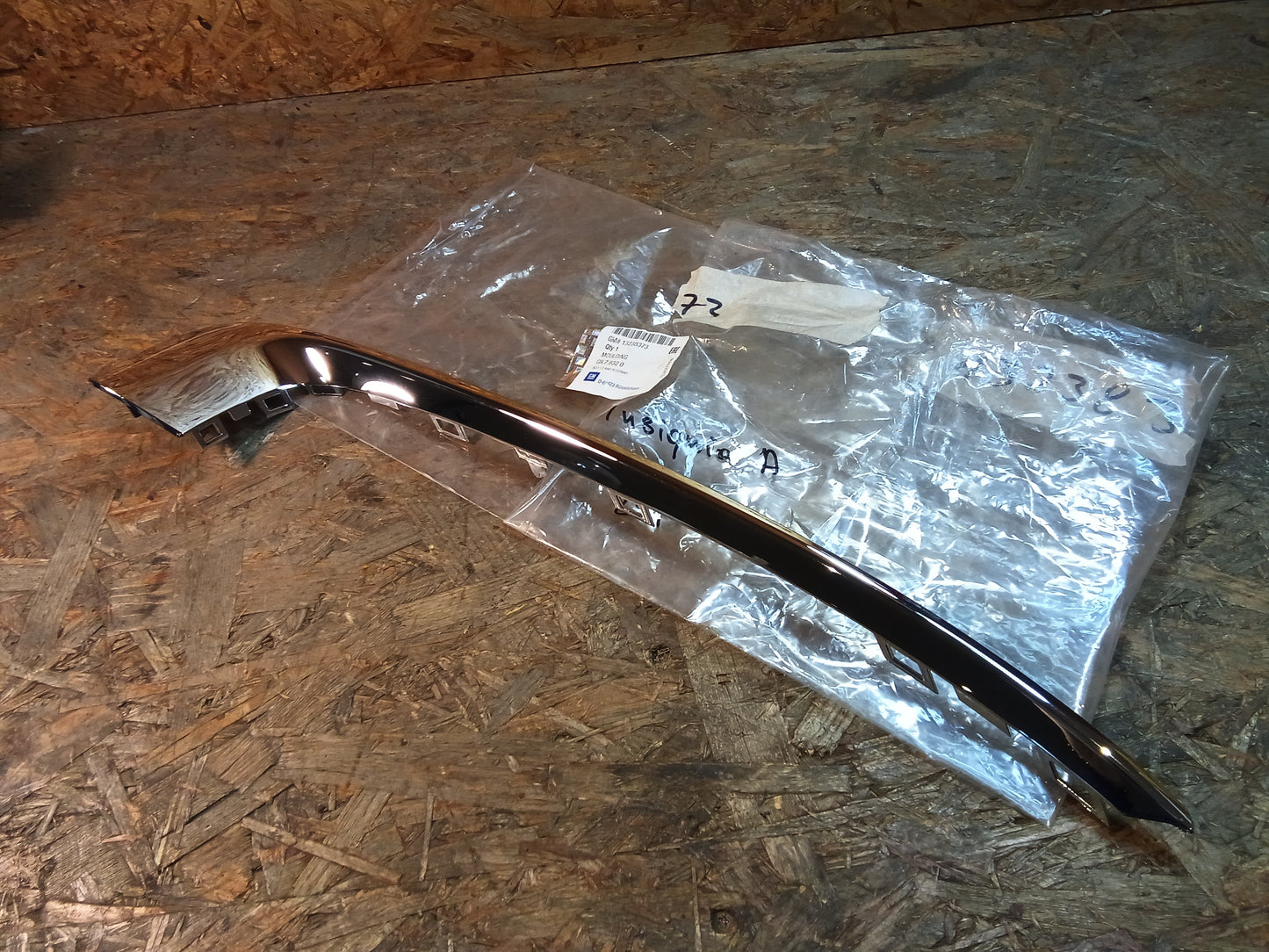 Insignia A Zierleiste original GM NEU