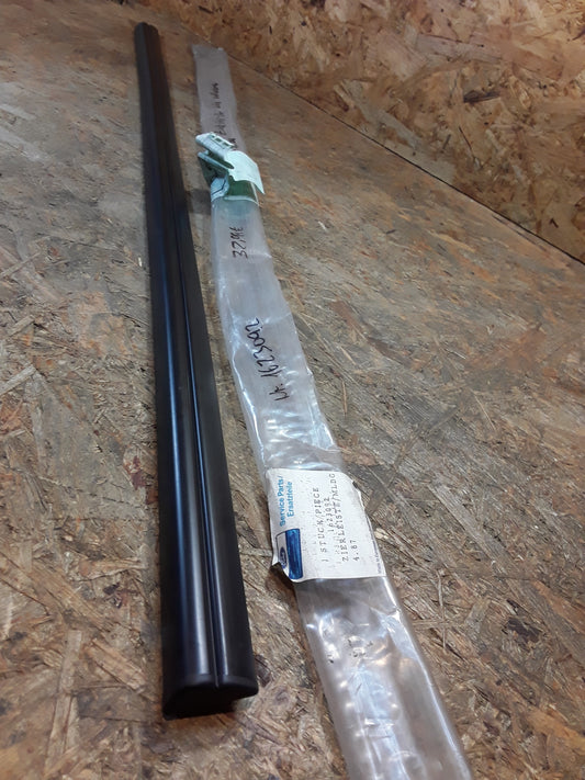 Ford Sierra Bj 08.83-12.86 Zierleiste links original Ford NEU