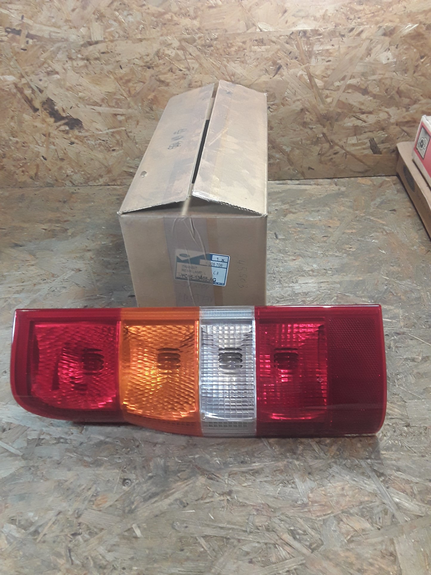 Ford Transit (FY) Rückleuchte links original Ford NEU