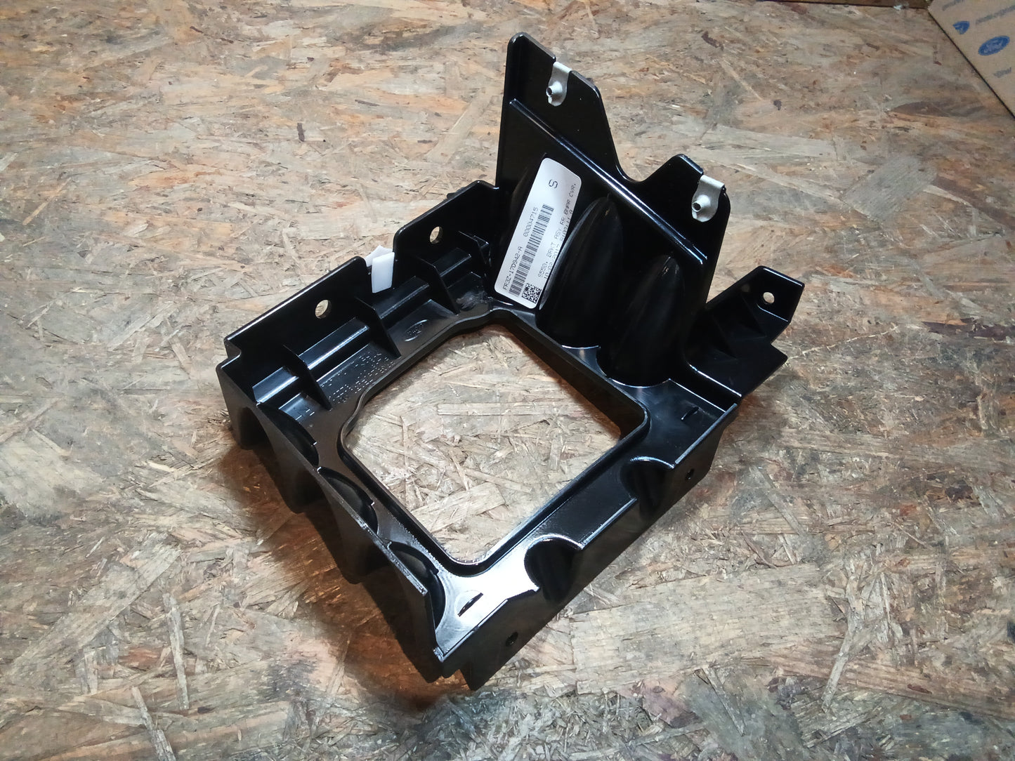 Ford Mustang 6 Stoßstangenhalter hinten rechts original Ford NEU