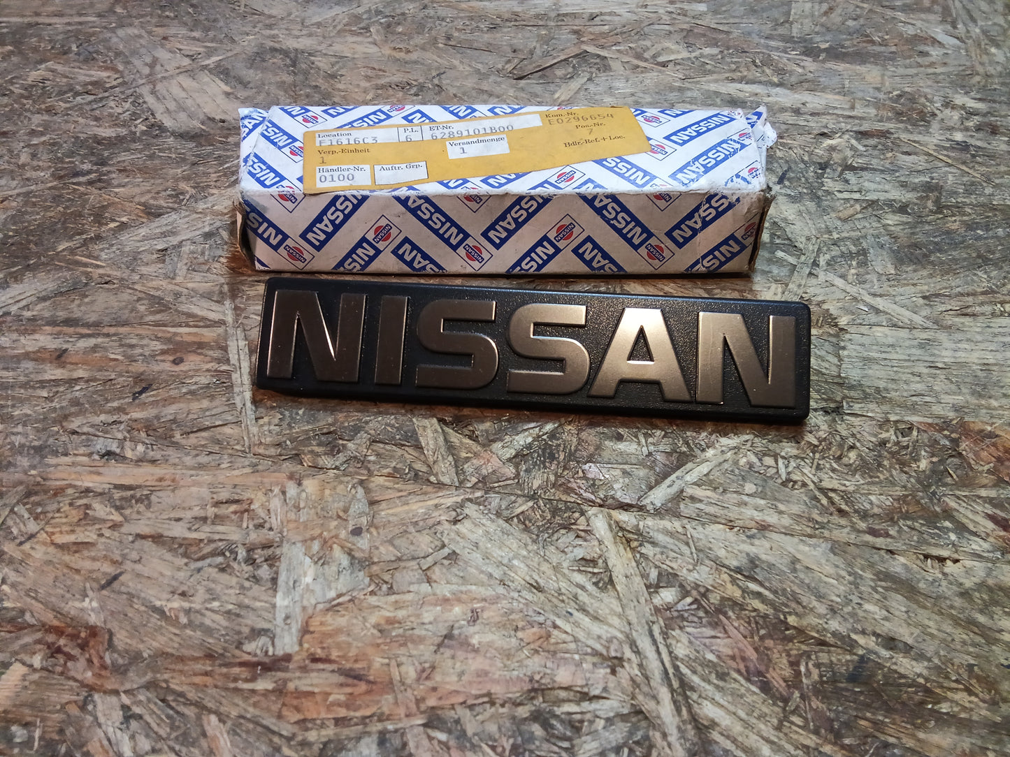Nissan Emblem original Nissan NEU