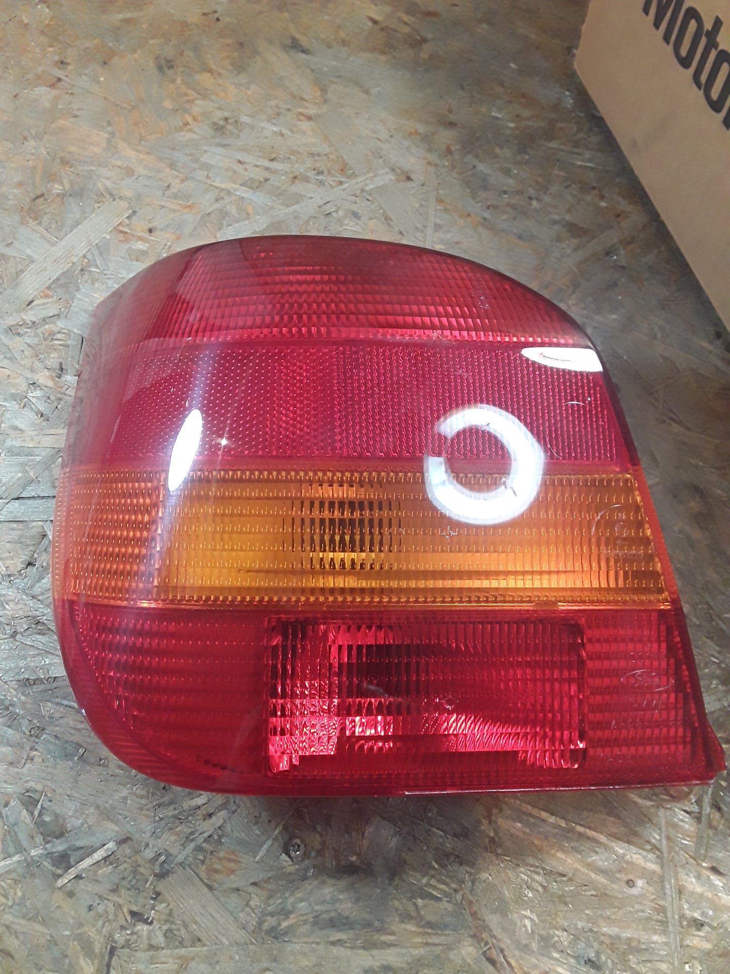 Ford Fiesta lll Rückleuchte links original Ford NEU