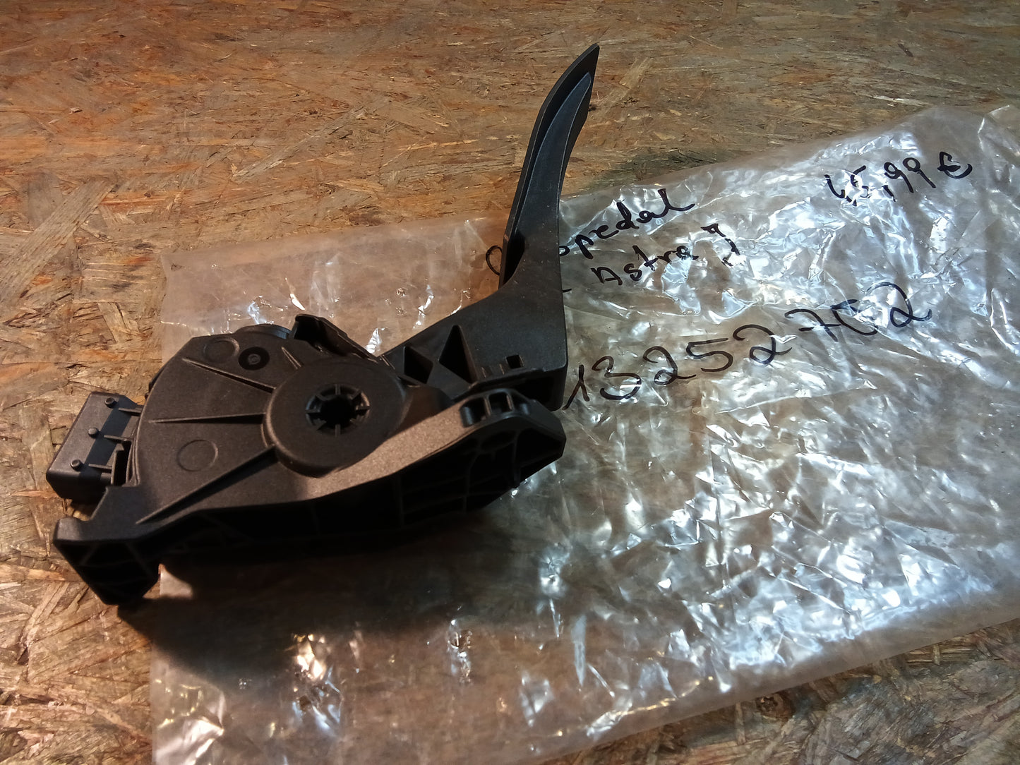 Opel Astra J Gaspedal original GM NEU