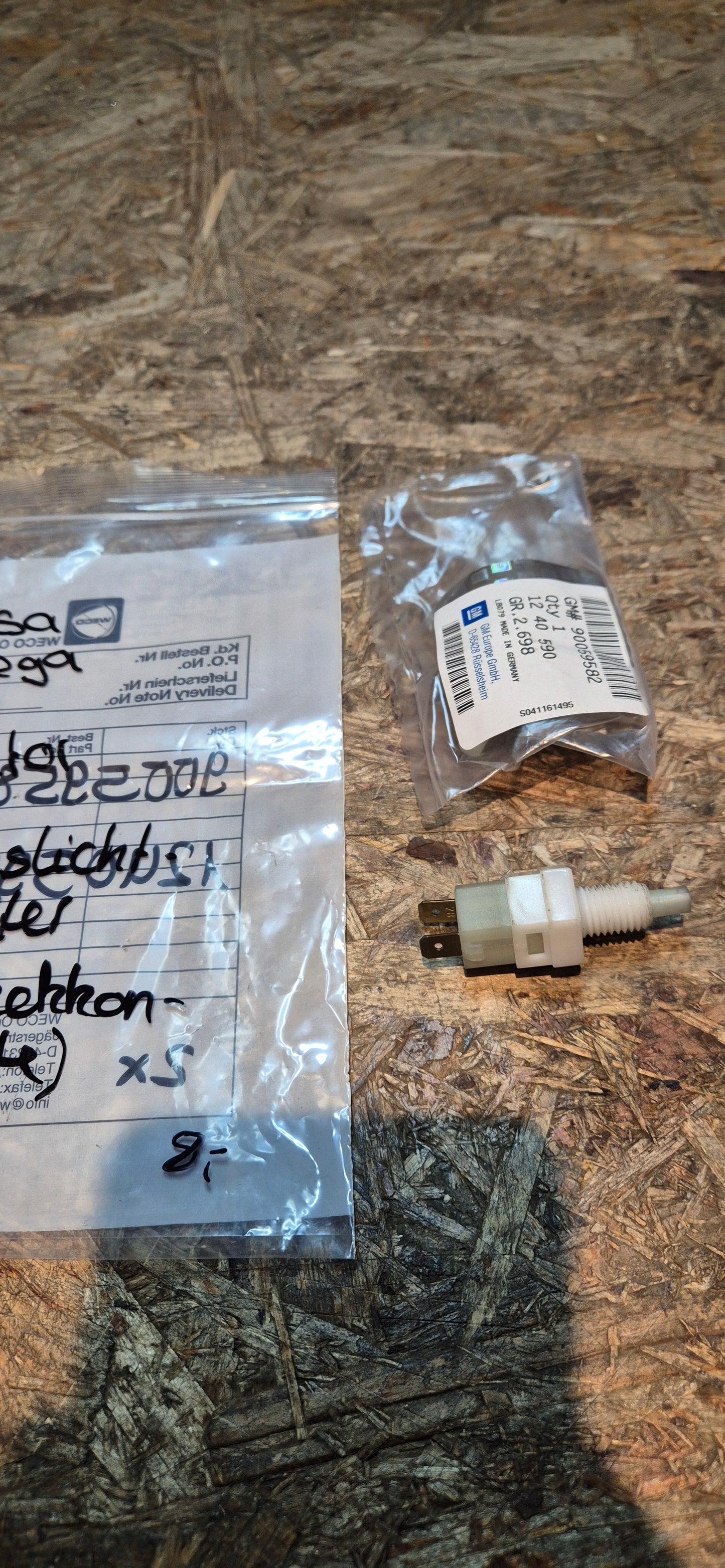 Bremslichtschalter, Corsa,Omega,Tigra,Senator, Original GM Neu