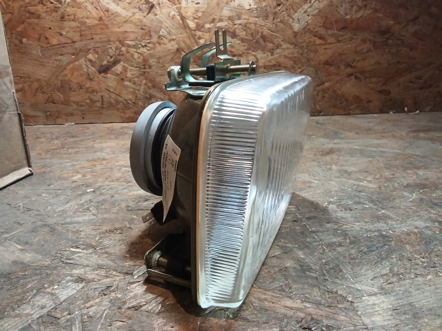 Ford Fiesta MK1 Scheinwerfer links original Ford NEU