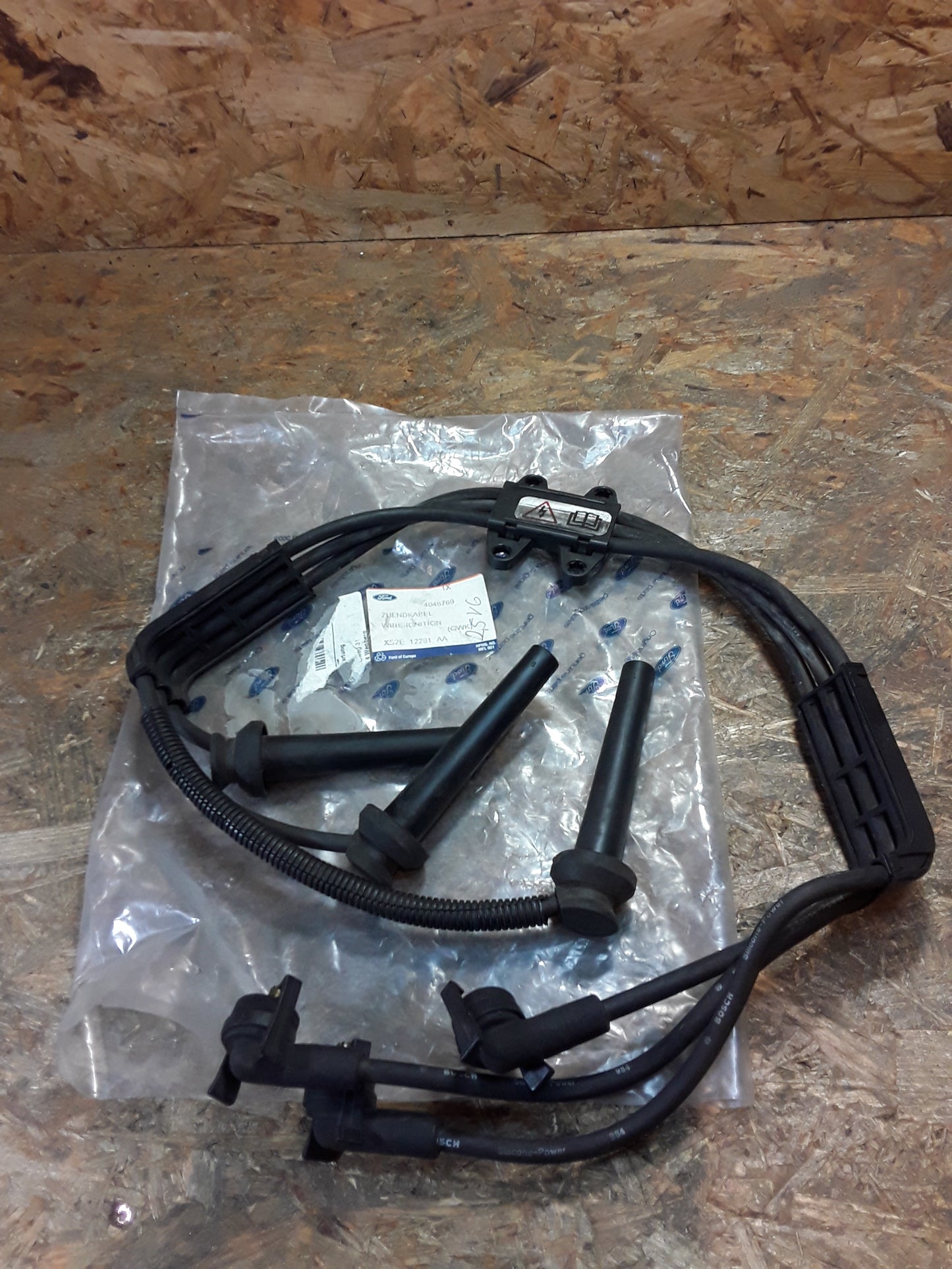 Ford Mondeo ll Zündkabelsatz Zylinder 4/5/6 1,5l / V6 original Ford NEU