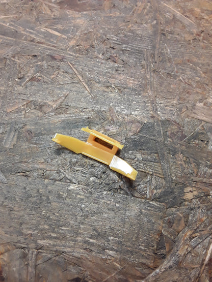 Mitsubishi Outlander 03-06 Clip Wasserrinne an A-Säule rechts original Mitsubishi NEU