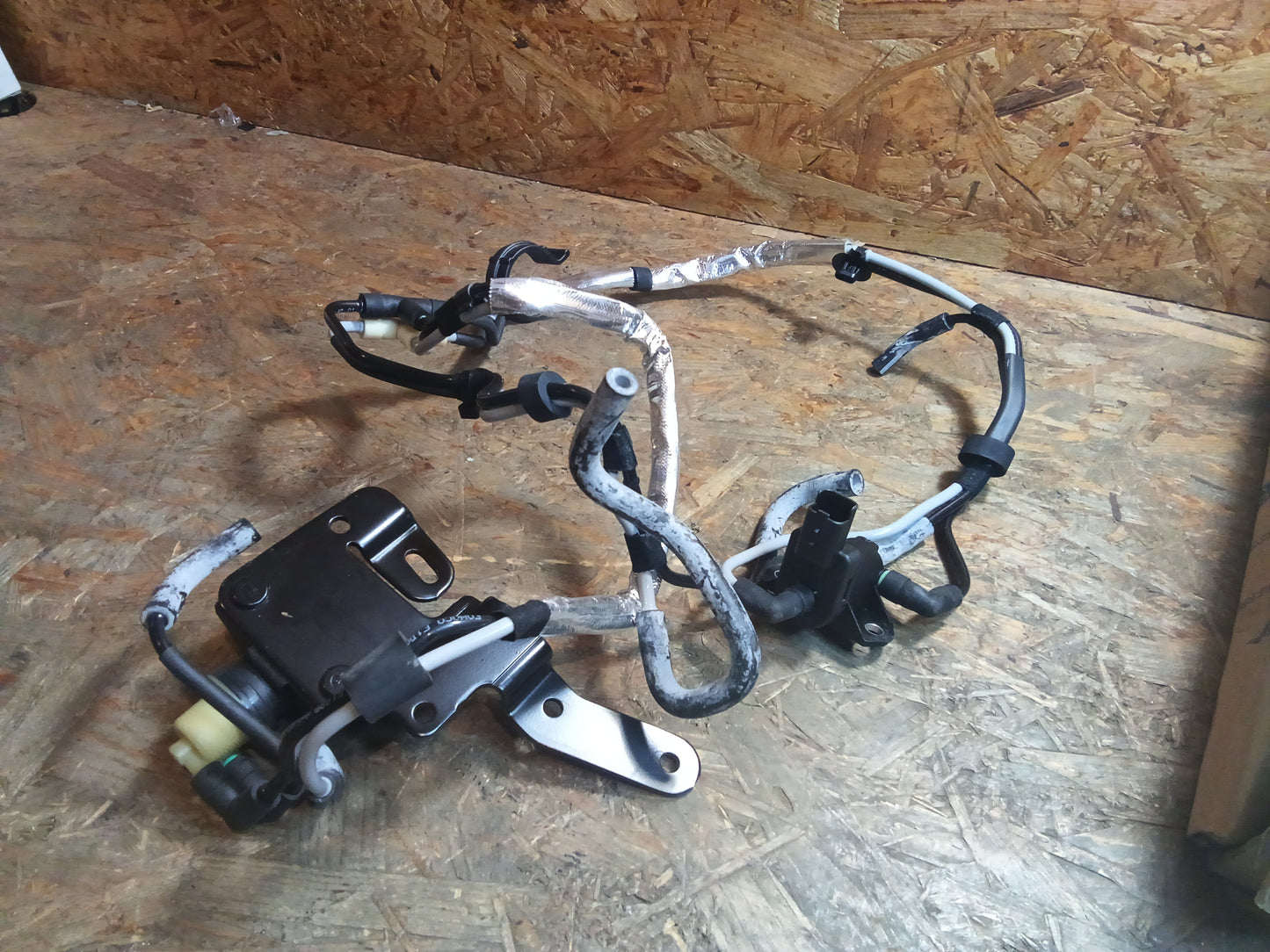 Ford Kuga MK2 Vakuumschlaucheinheit original Ford NEU