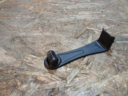 Ford Fiesta BJ 01-12 Halteclip Fußmatte original Ford NEU