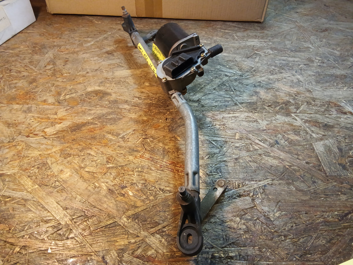 Fiat Stilo 1.6 16V Comfort Edition Fiat Stilo Limousine Scheibenwischermotor mit Gestänge original DENSO NOS