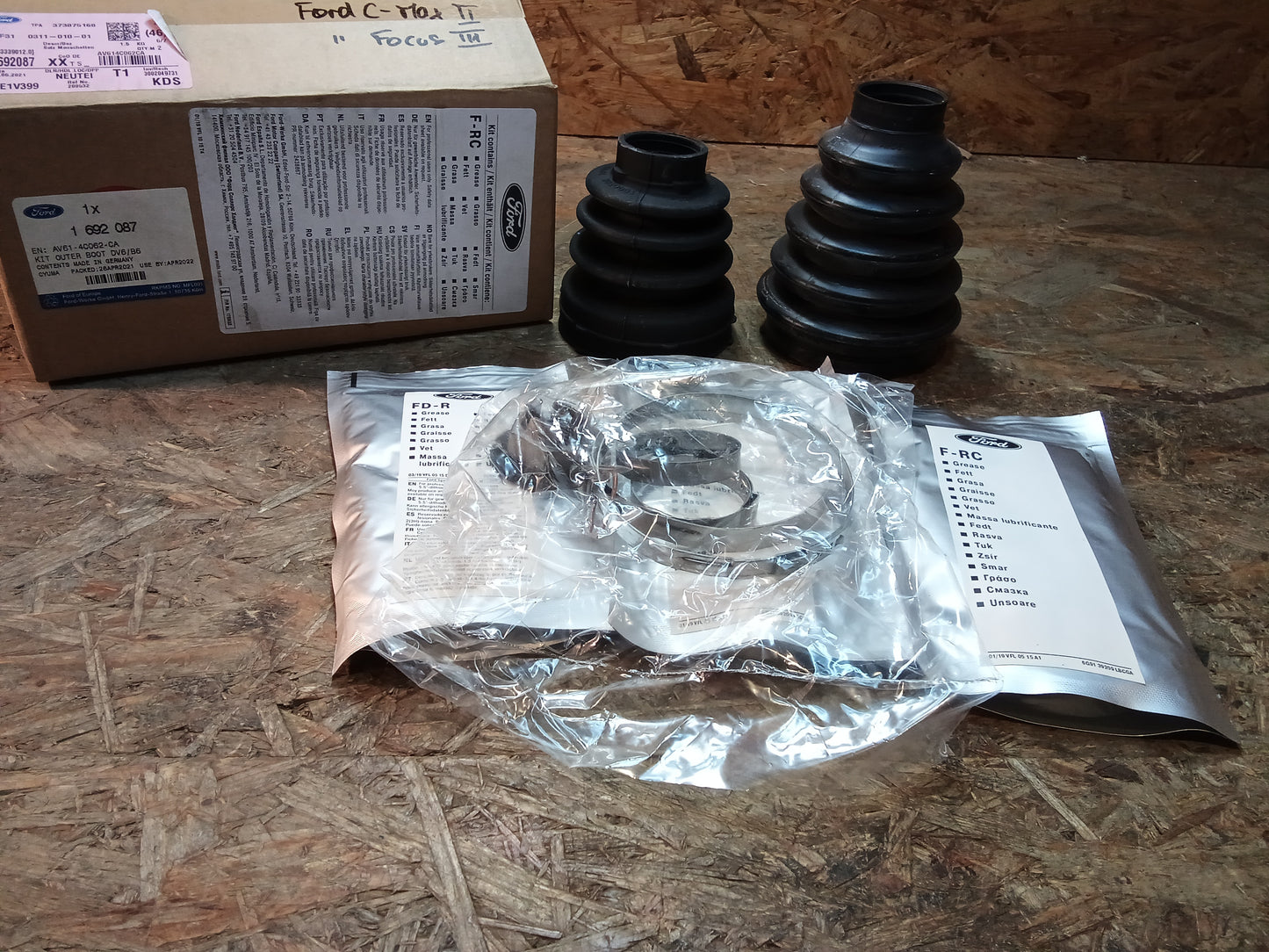 Ford C-Max 2, Focus 3 Faltenbalgsatz Antriebswelle original Ford NEU