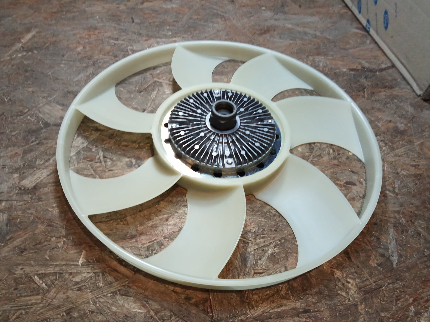 Ford Transit 06-14 2.2-2.4 TDCi Kühlerlüfter original Ford NEU