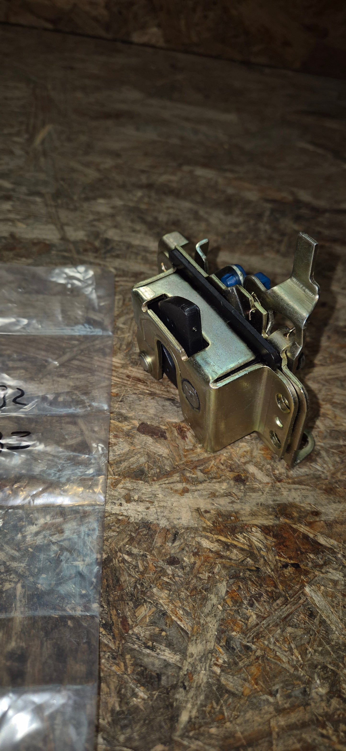 Türschloss vorne links, Corsa, Kadett, Original GM Neu