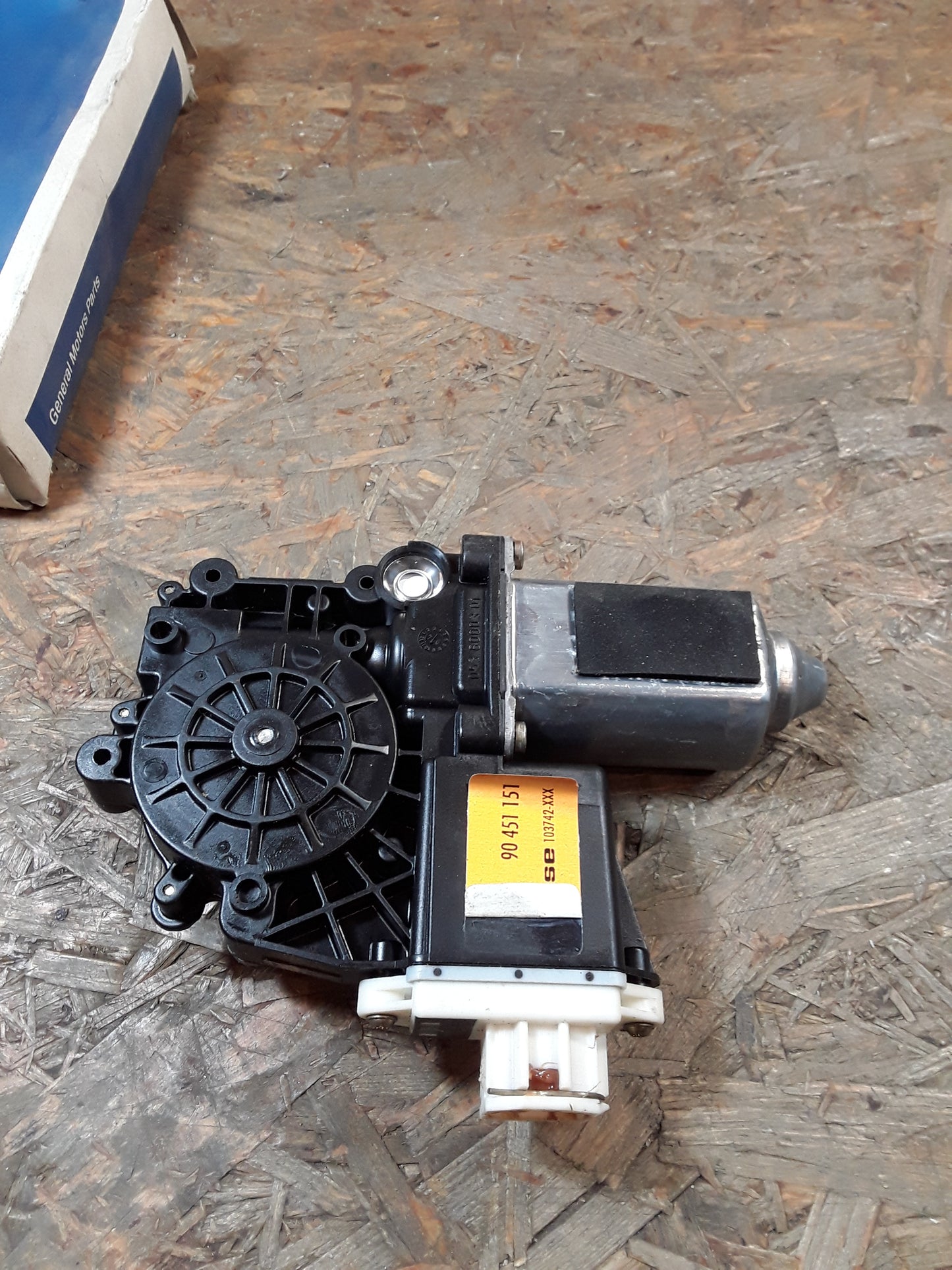 Astra F 3-Türer Fensterhebermotor vorne links original GM Opel NEU