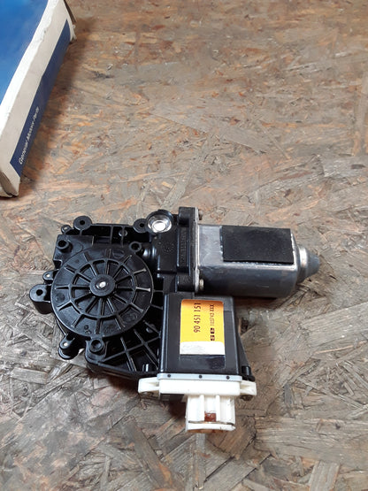 Astra F 3-Türer Fensterhebermotor vorne links original GM Opel NEU