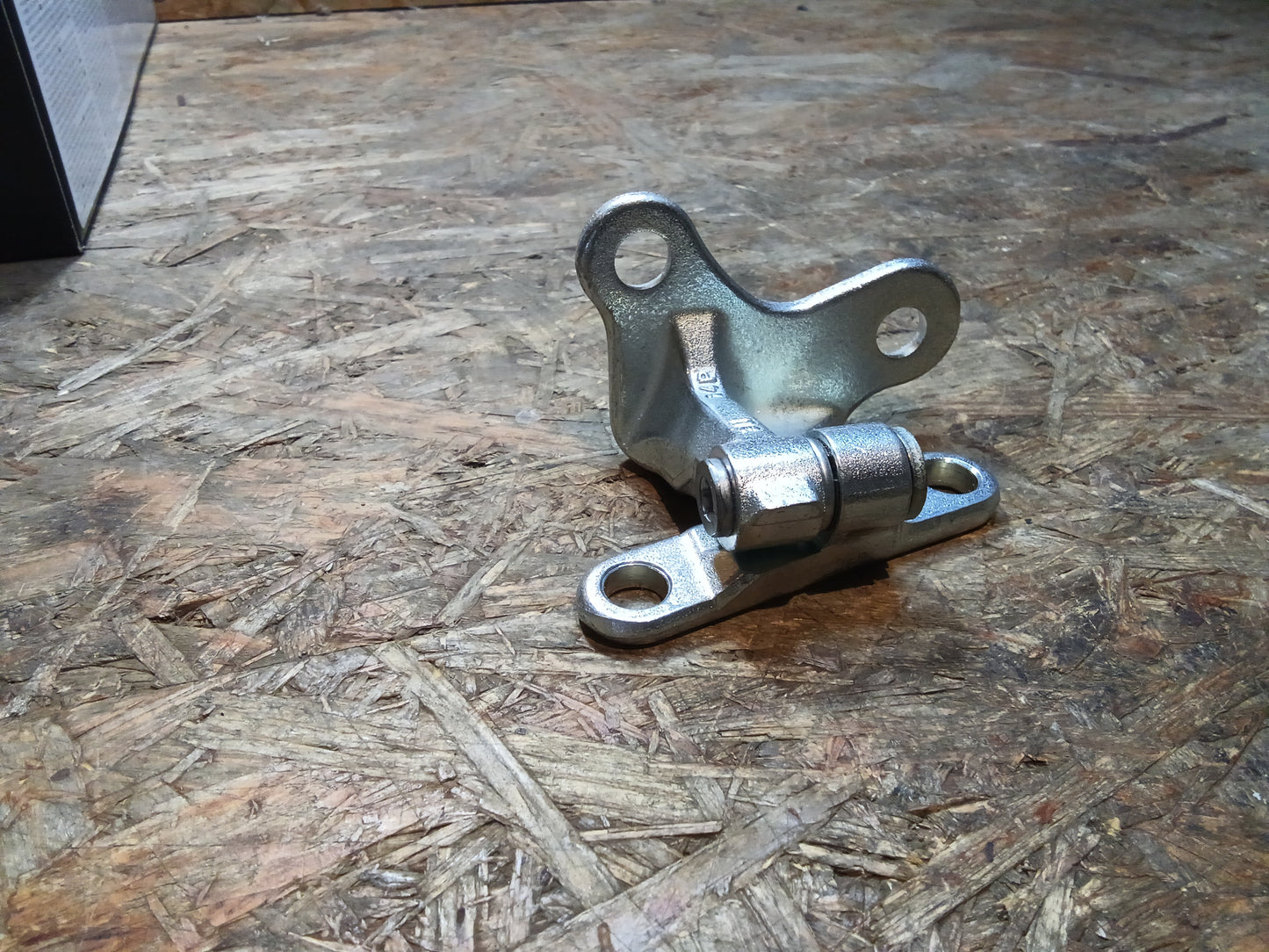 Mitsubishi Colt 7th Serie Türscharnier vorne oben links original Mitsubishi NEU