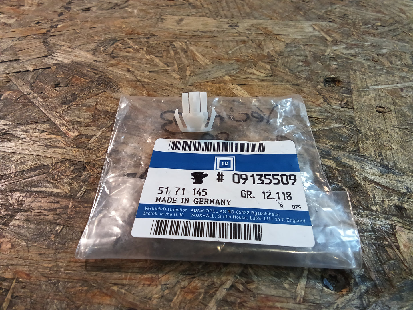 Vectra B 99-02 Befestigungsclip Zierleiste original GM NEU
